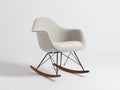 Fauteuil à bascule en tissu texturé 70 x 78 x 82 cm - Gris clair et bois foncé - Structure métallique pour salon